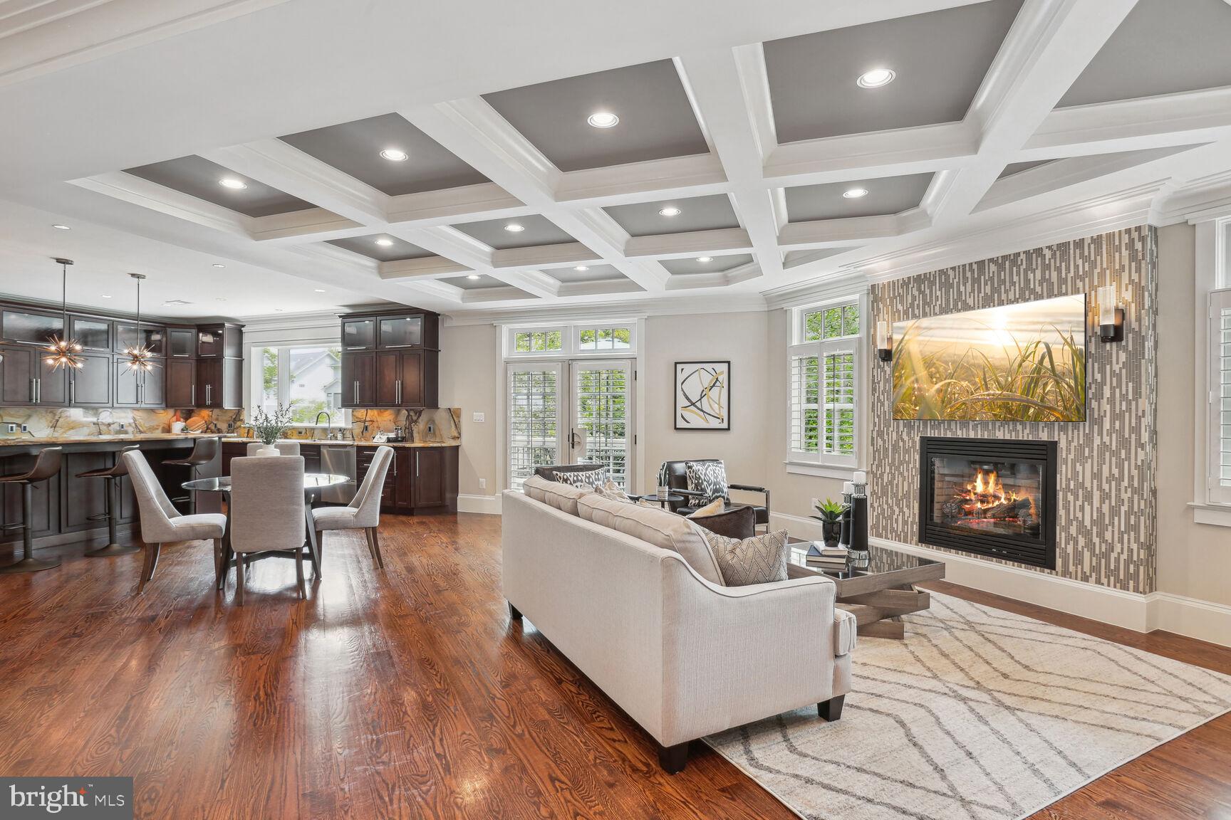 WILLIAMSBURG VILLAGE - Residential