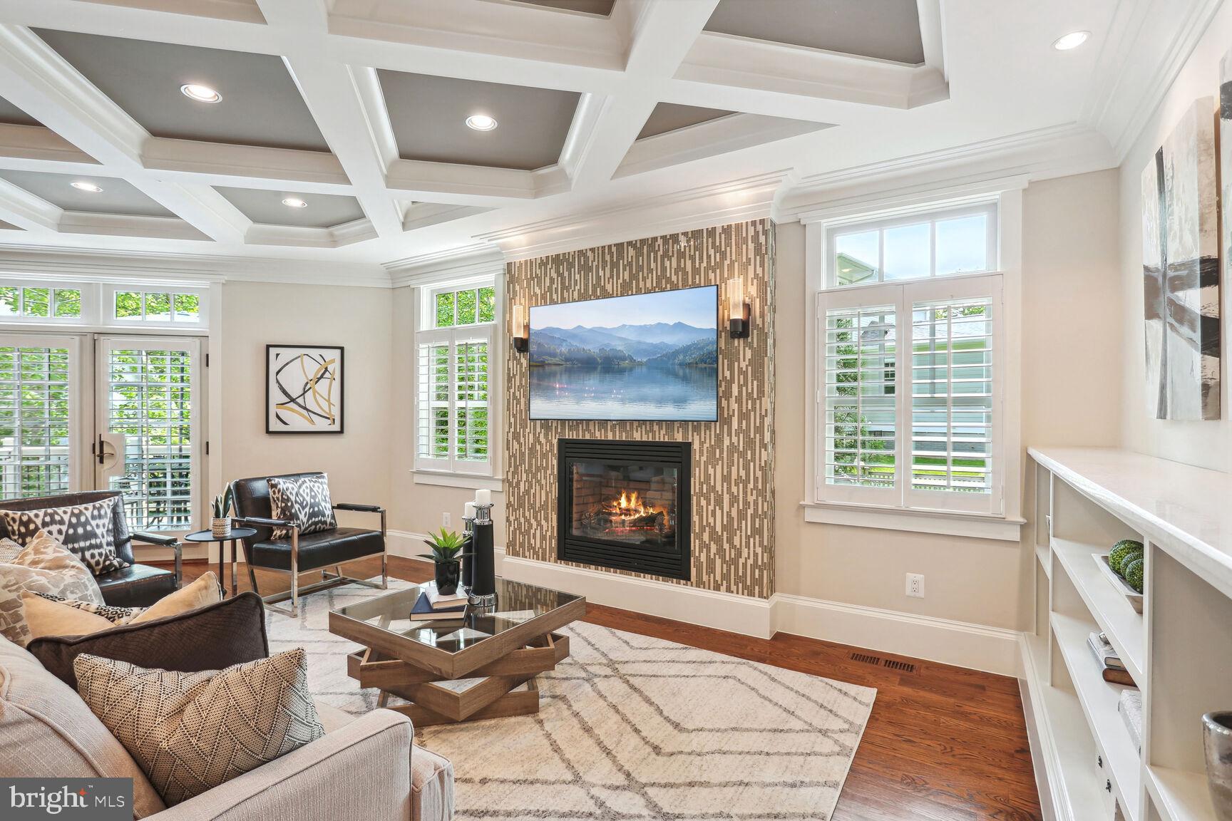 WILLIAMSBURG VILLAGE - Residential