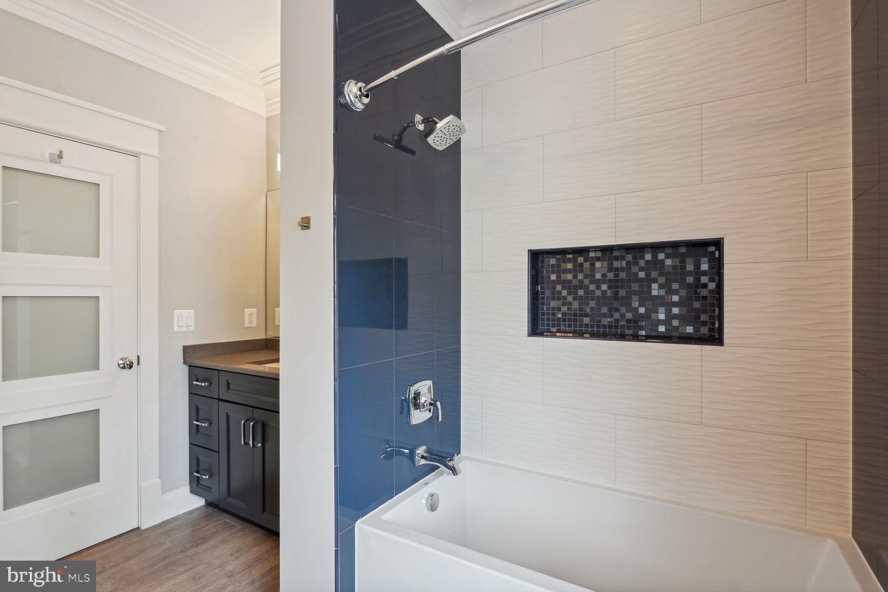 WILLIAMSBURG VILLAGE - Residential