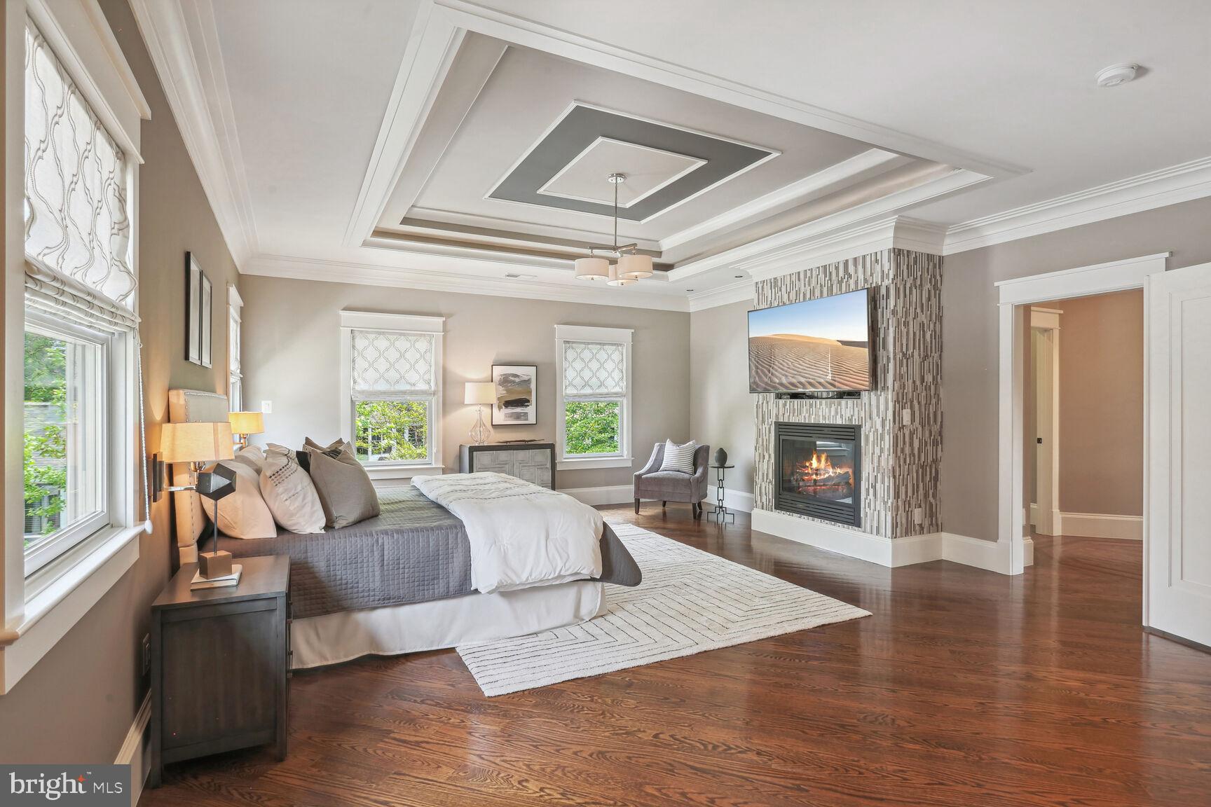 WILLIAMSBURG VILLAGE - Residential