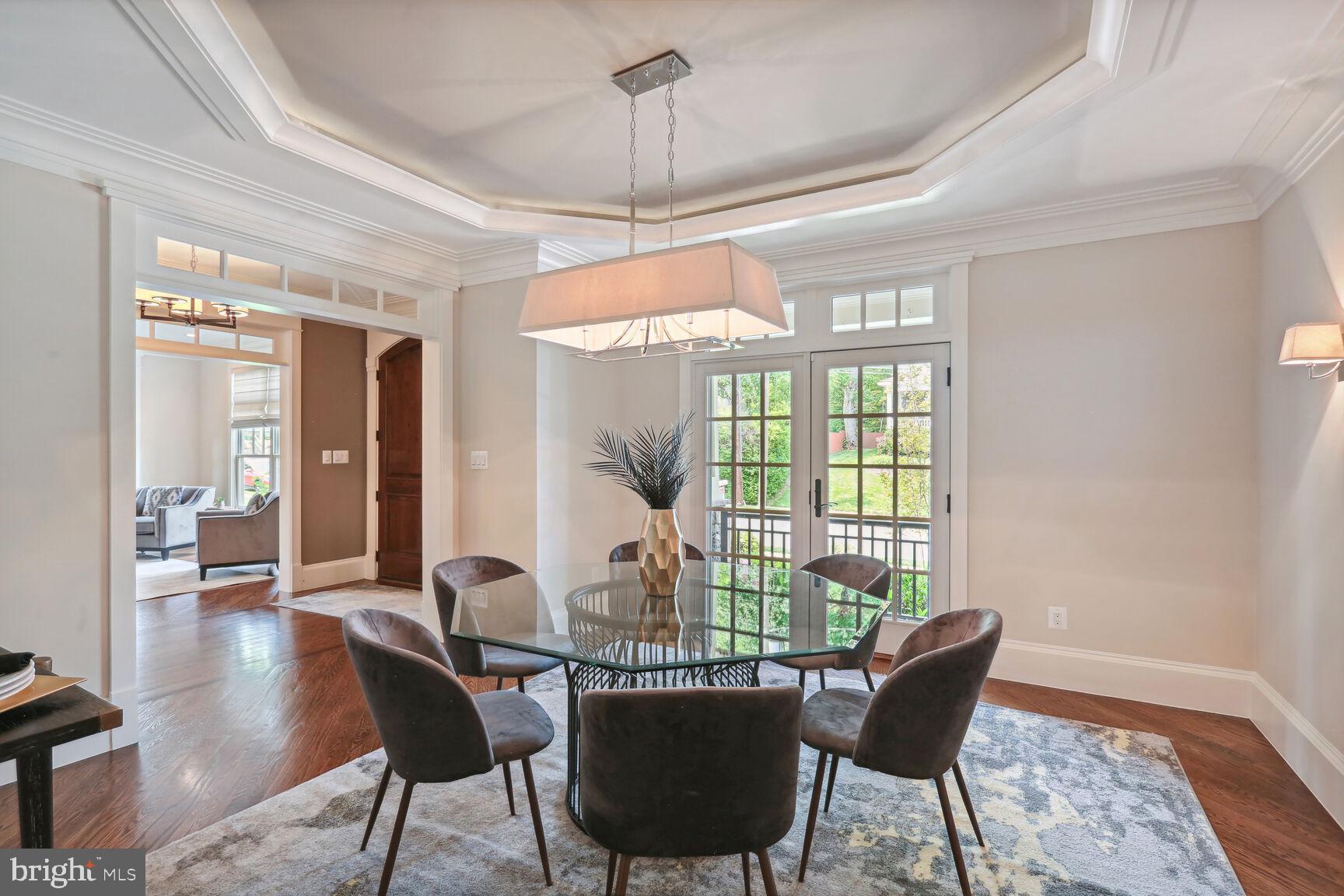 WILLIAMSBURG VILLAGE - Residential