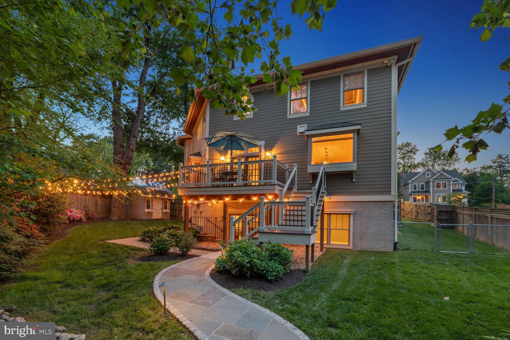 WILLIAMSBURG VILLAGE - Residential