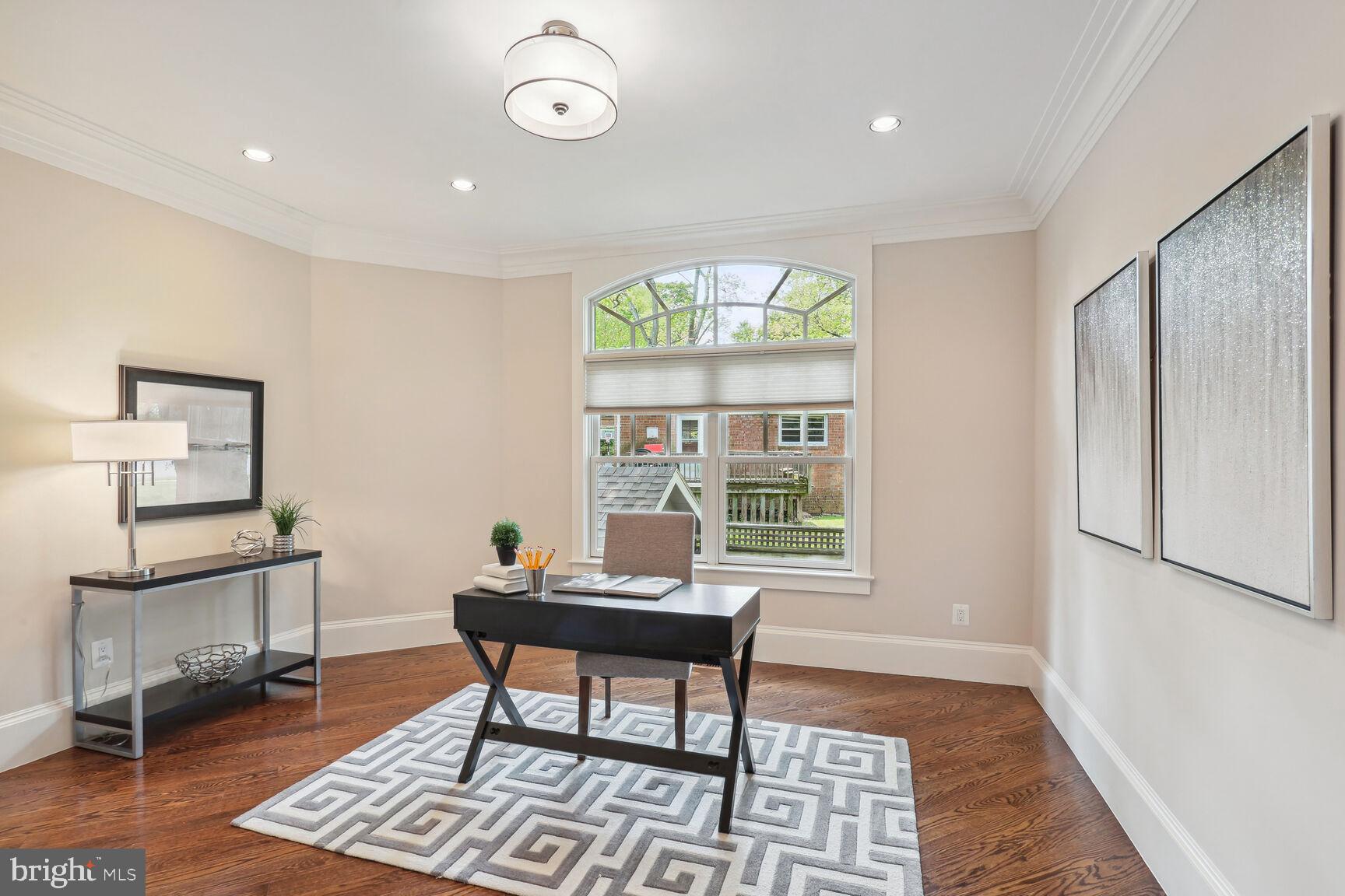 WILLIAMSBURG VILLAGE - Residential