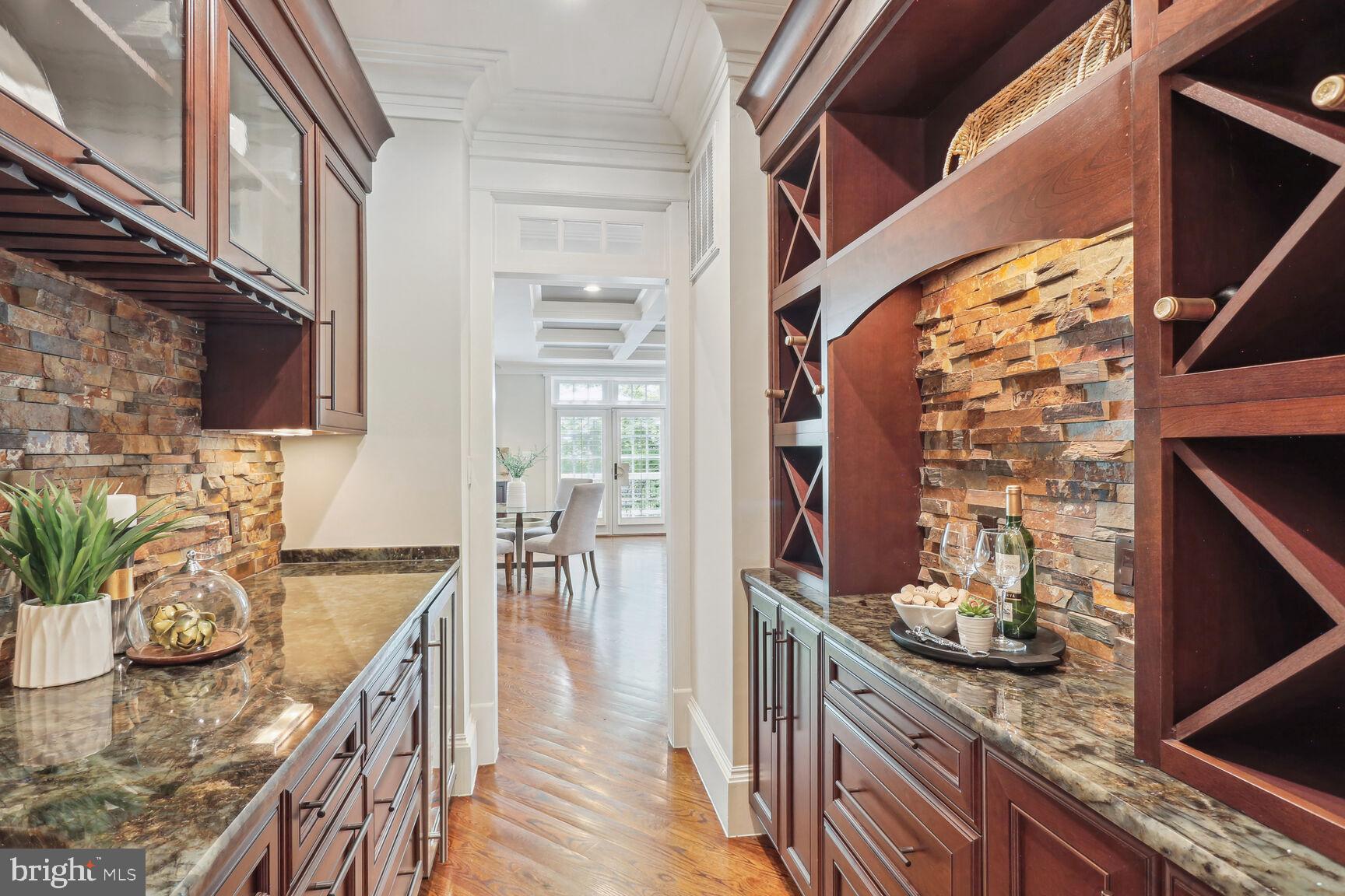 WILLIAMSBURG VILLAGE - Residential