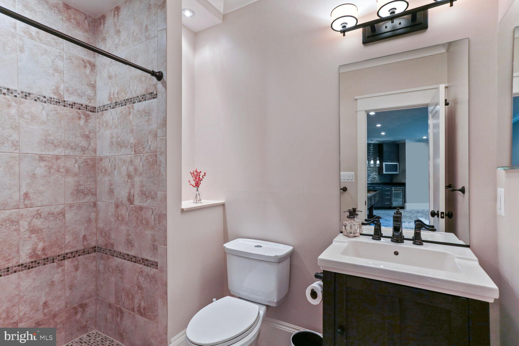 WILLIAMSBURG VILLAGE - Residential