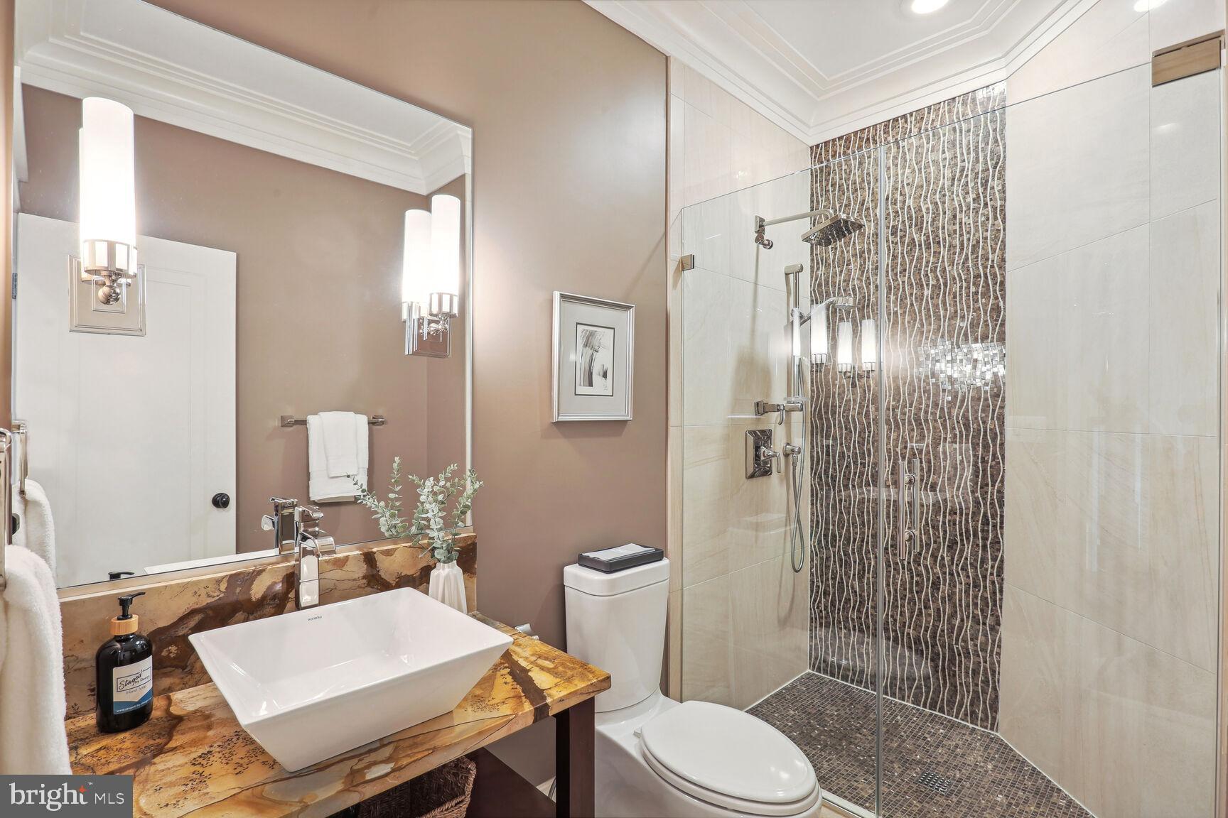 WILLIAMSBURG VILLAGE - Residential