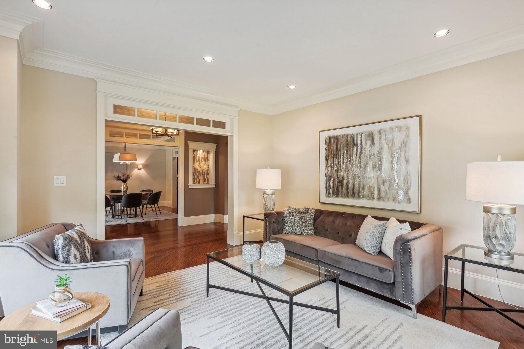 WILLIAMSBURG VILLAGE - Residential