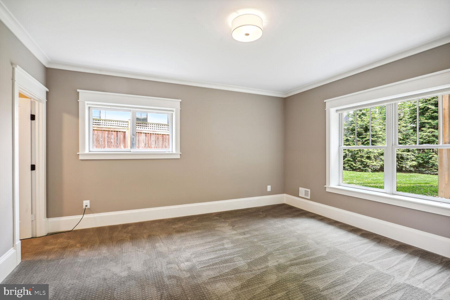 WILLIAMSBURG VILLAGE - Residential