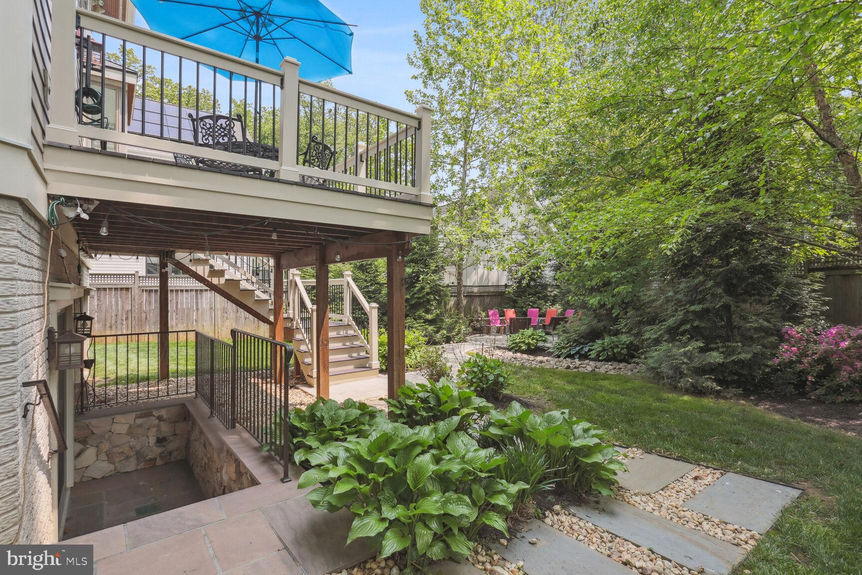 WILLIAMSBURG VILLAGE - Residential