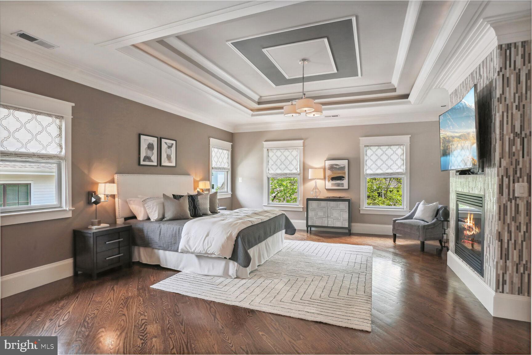 WILLIAMSBURG VILLAGE - Residential