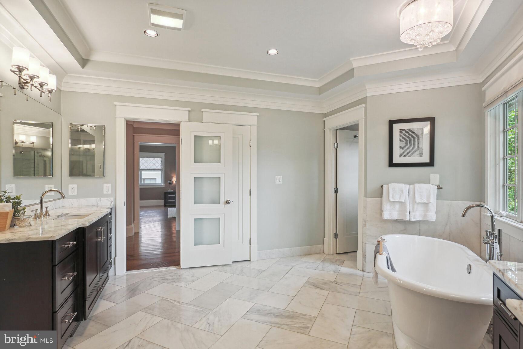 WILLIAMSBURG VILLAGE - Residential