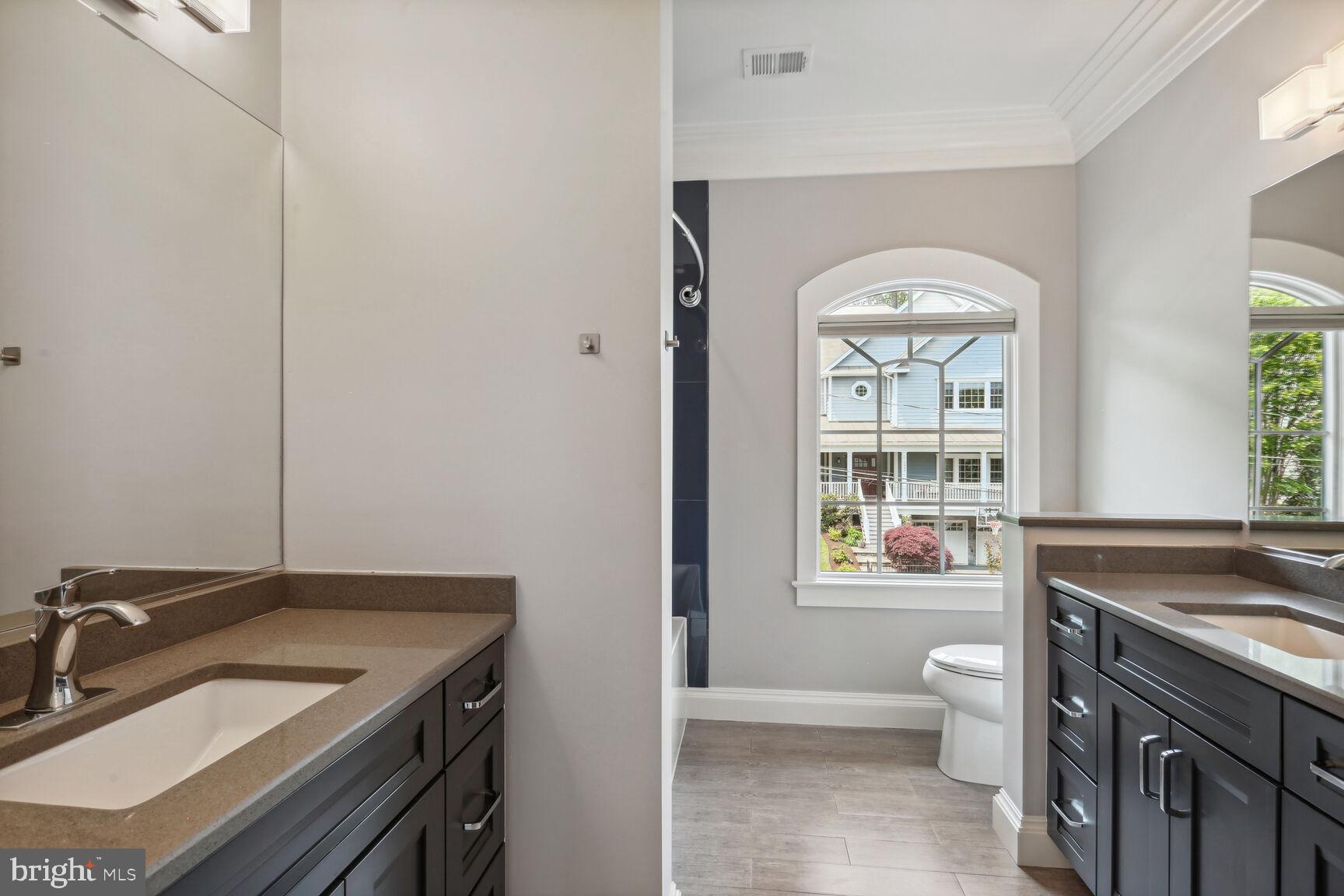 WILLIAMSBURG VILLAGE - Residential