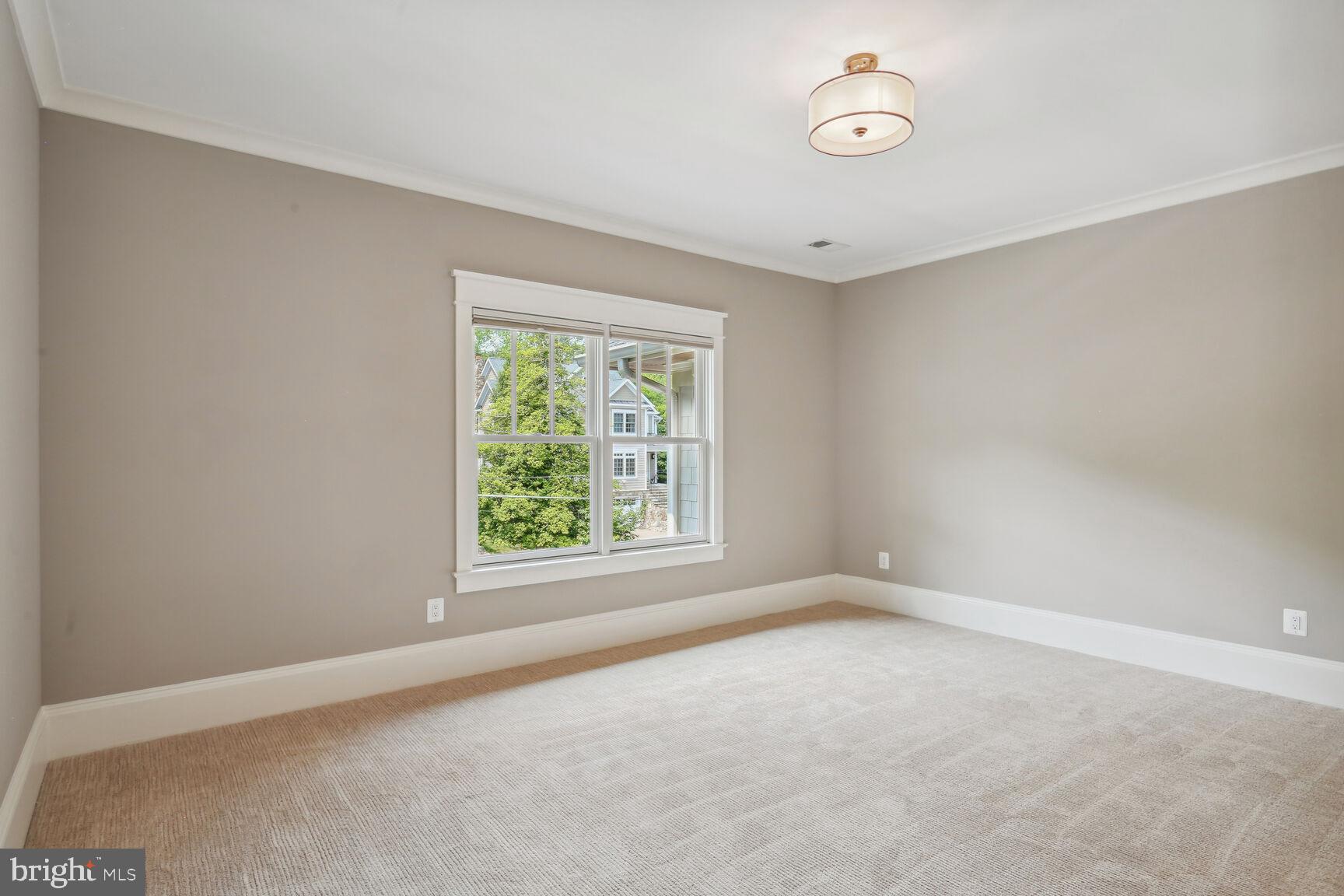 WILLIAMSBURG VILLAGE - Residential