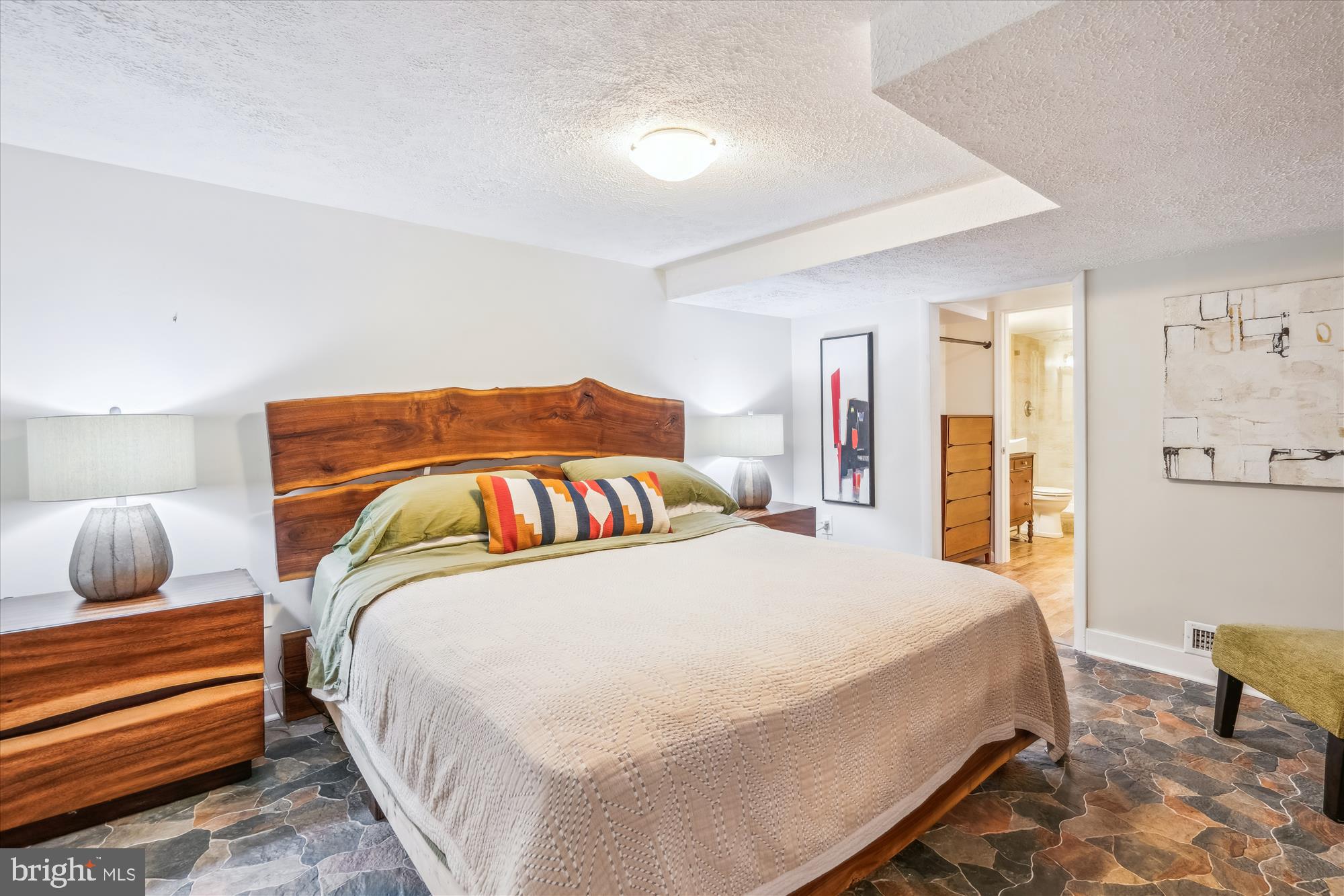 KNOLLWOOD - Residential