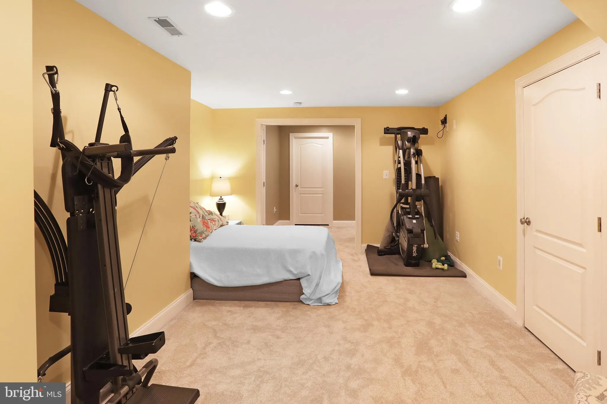 Round Hill, Virginia 20141, United States, 4 Bedrooms Bedrooms, ,3 BathroomsBathrooms,Residential,Active,251674