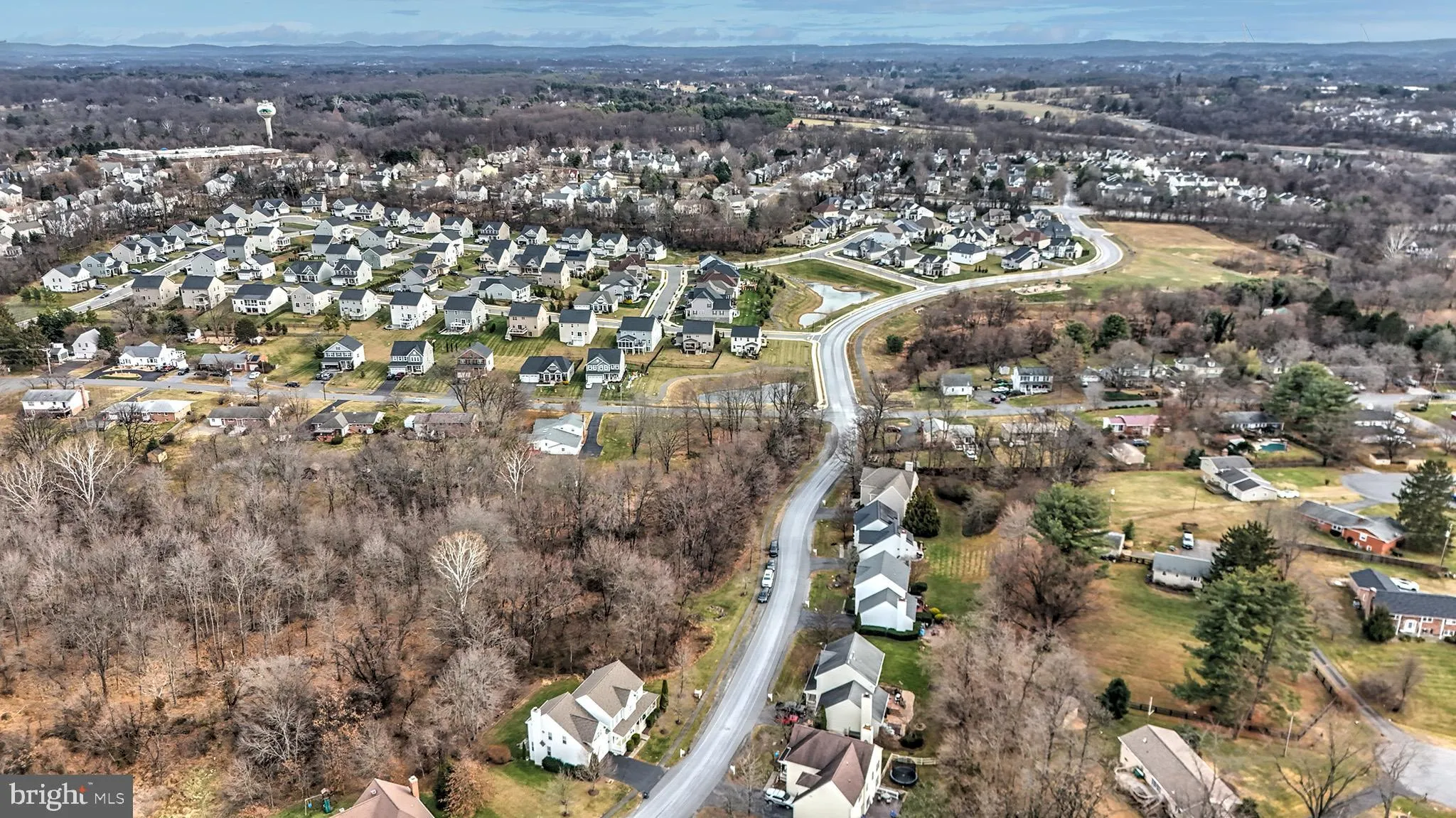Round Hill, Virginia 20141, United States, 4 Bedrooms Bedrooms, ,3 BathroomsBathrooms,Residential,Active,251674