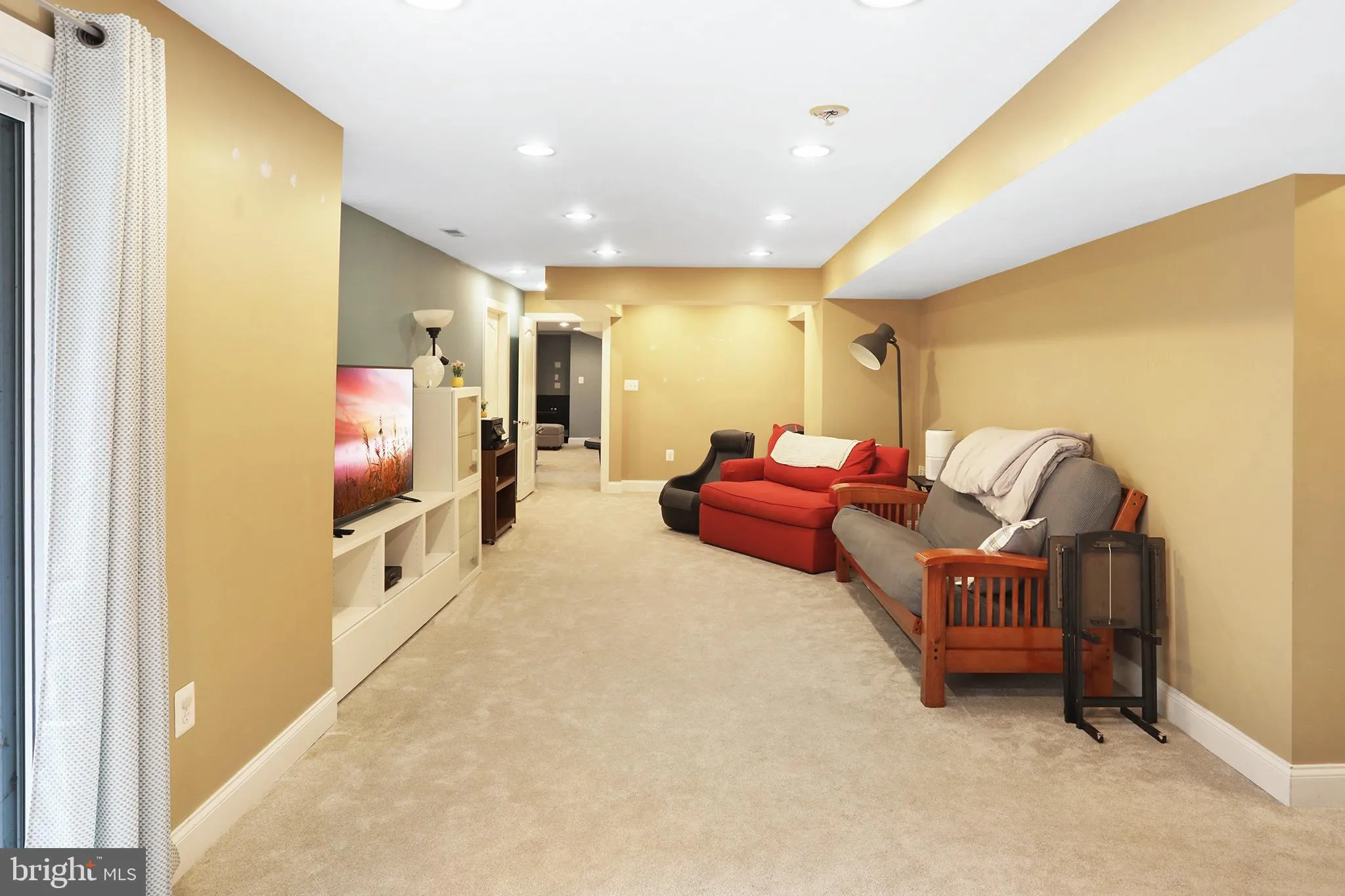 Round Hill, Virginia 20141, United States, 4 Bedrooms Bedrooms, ,3 BathroomsBathrooms,Residential,Active,251674