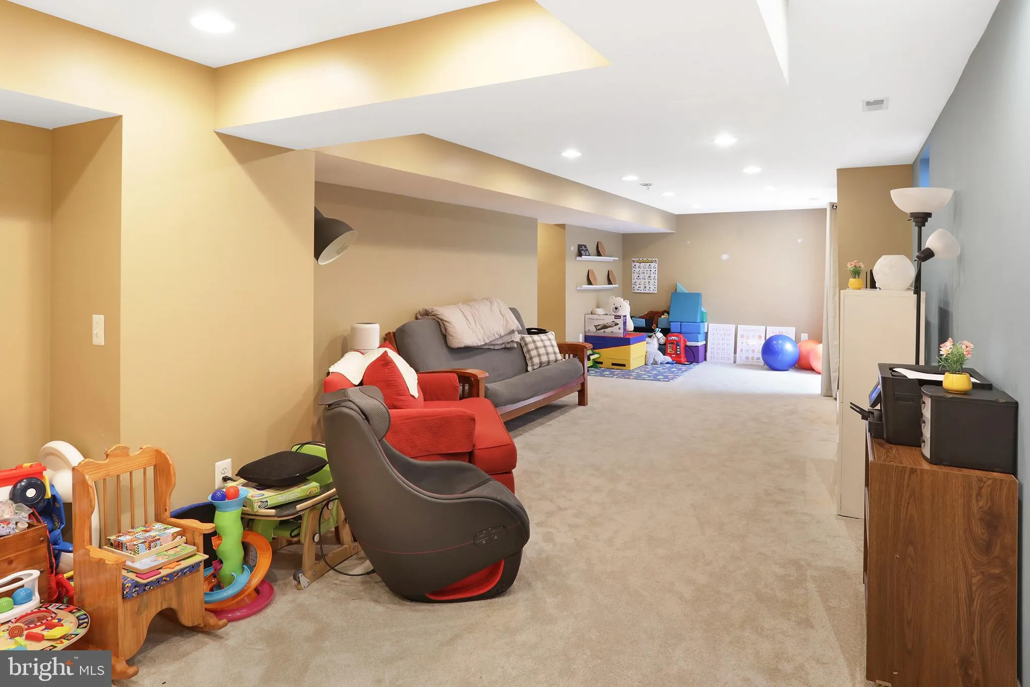 Round Hill, Virginia 20141, United States, 4 Bedrooms Bedrooms, ,3 BathroomsBathrooms,Residential,Active,251674