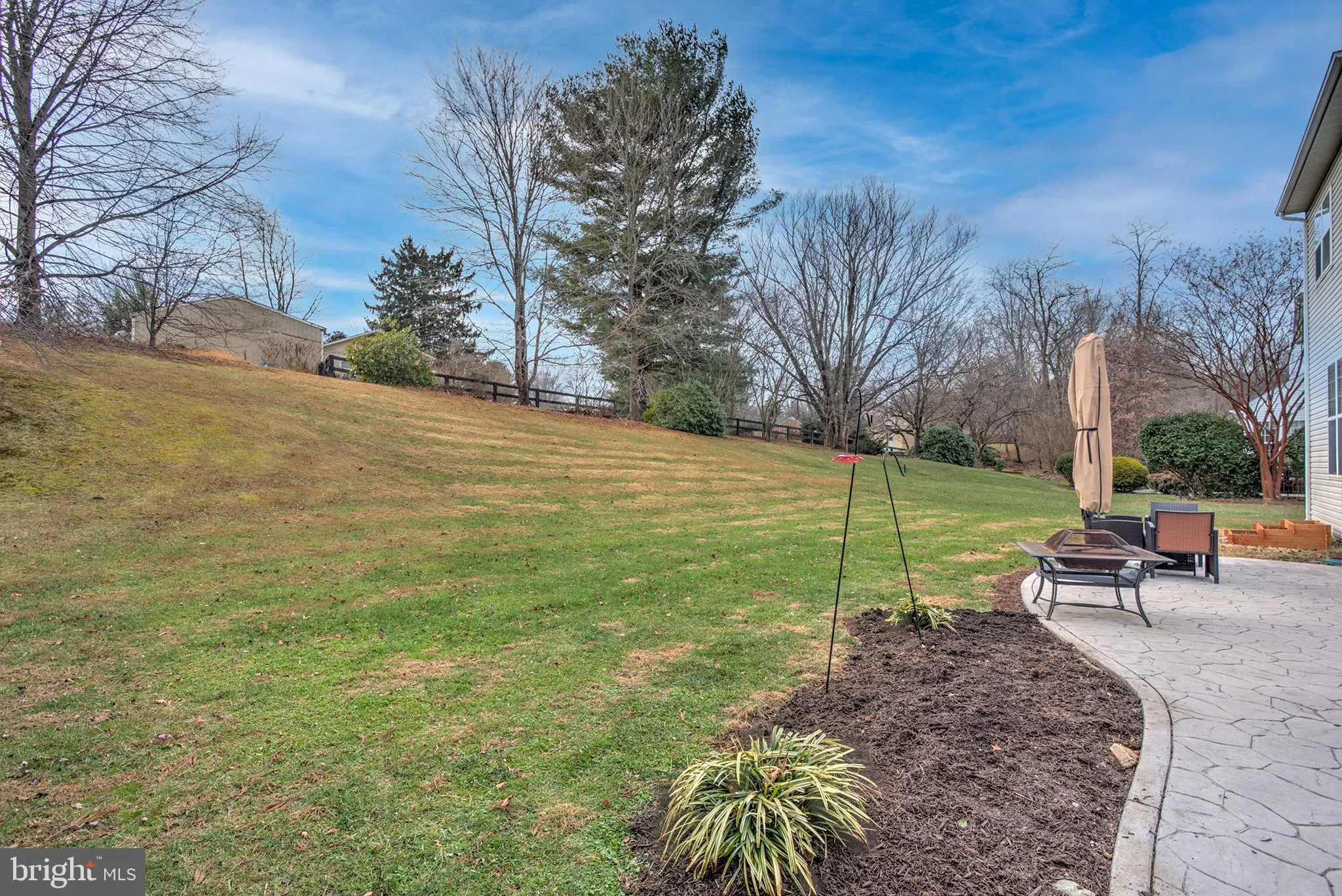 Round Hill, Virginia 20141, United States, 4 Bedrooms Bedrooms, ,3 BathroomsBathrooms,Residential,Active,251674