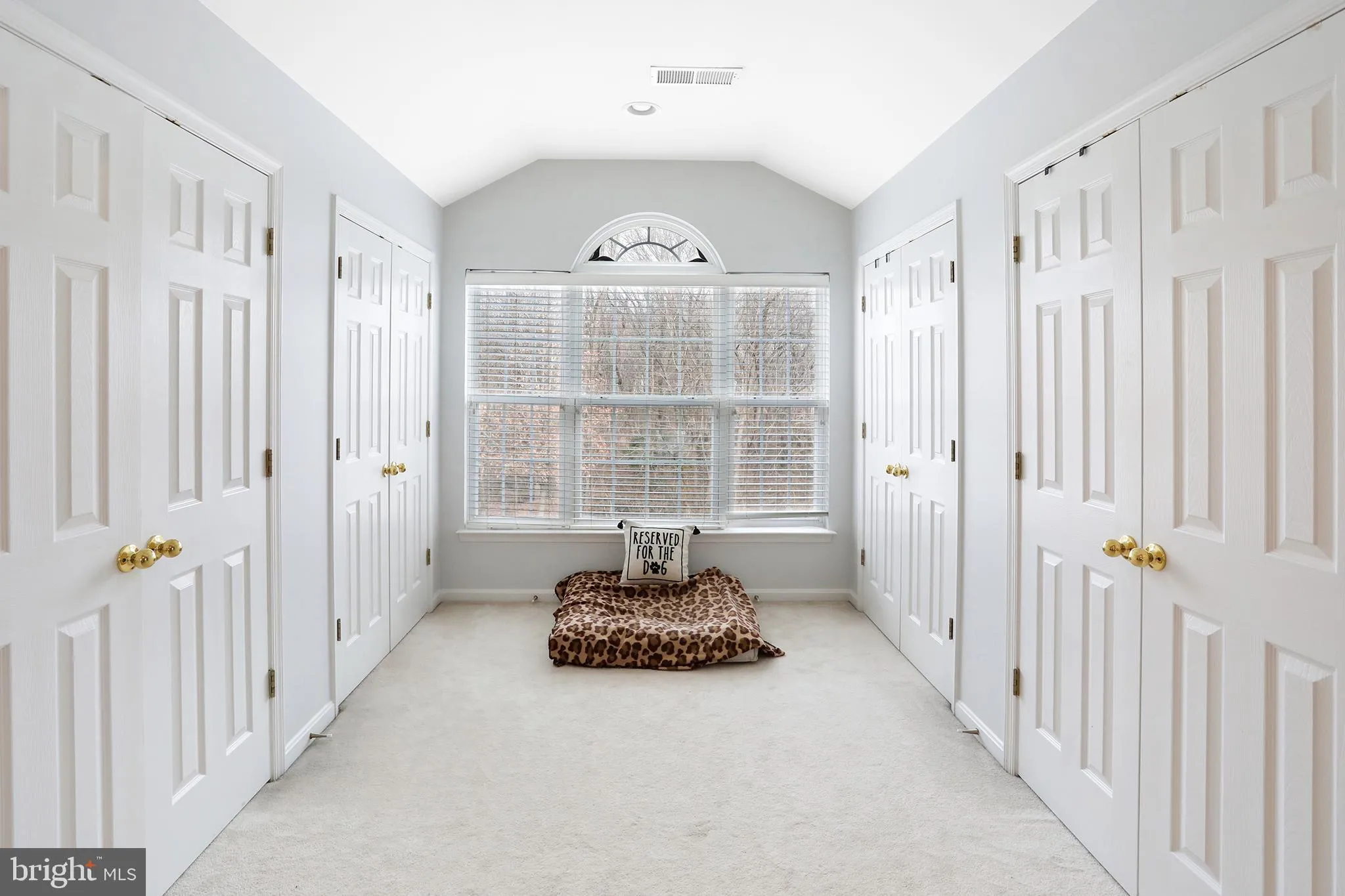 Round Hill, Virginia 20141, United States, 4 Bedrooms Bedrooms, ,3 BathroomsBathrooms,Residential,Active,251674