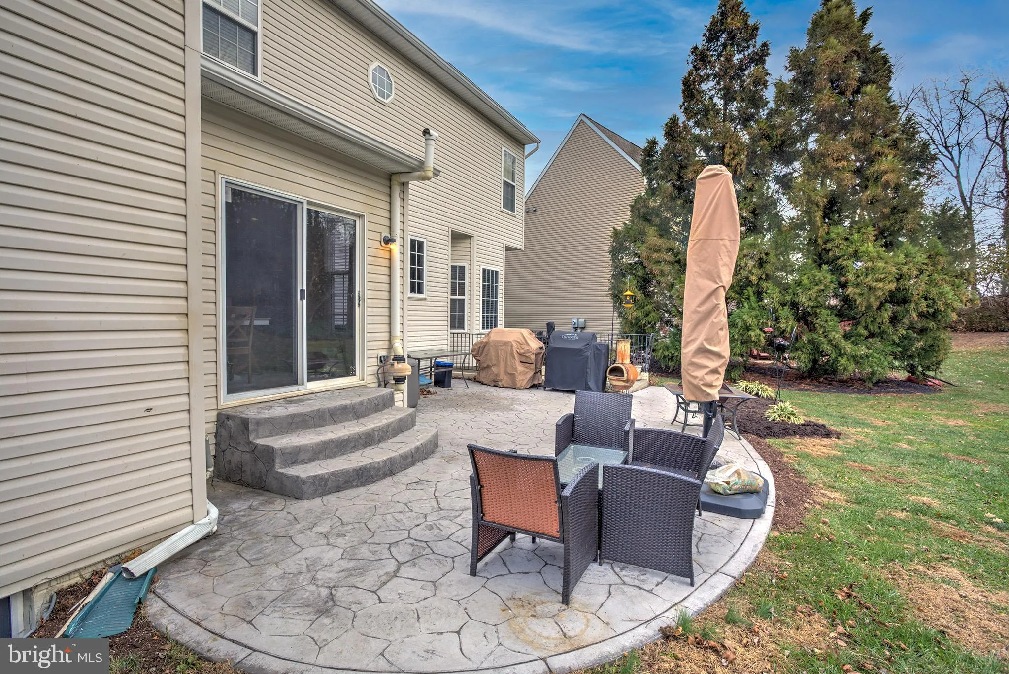 Round Hill, Virginia 20141, United States, 4 Bedrooms Bedrooms, ,3 BathroomsBathrooms,Residential,Active,251674