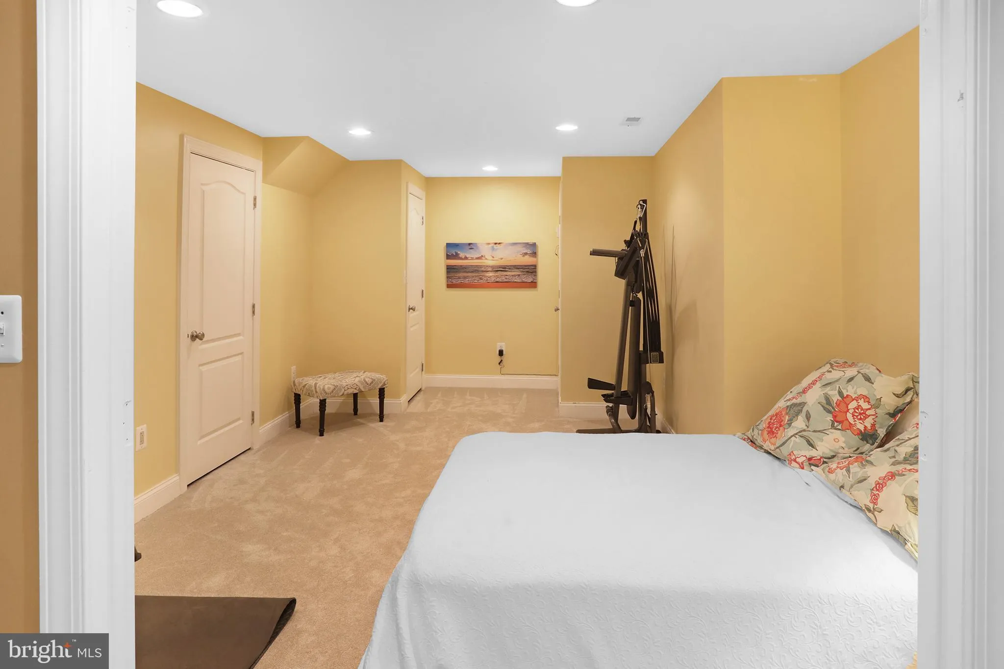 Round Hill, Virginia 20141, United States, 4 Bedrooms Bedrooms, ,3 BathroomsBathrooms,Residential,Active,251674