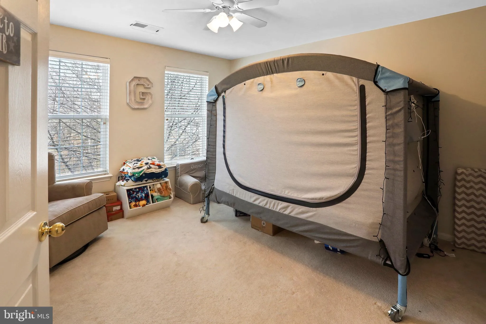 Round Hill, Virginia 20141, United States, 4 Bedrooms Bedrooms, ,3 BathroomsBathrooms,Residential,Active,251674