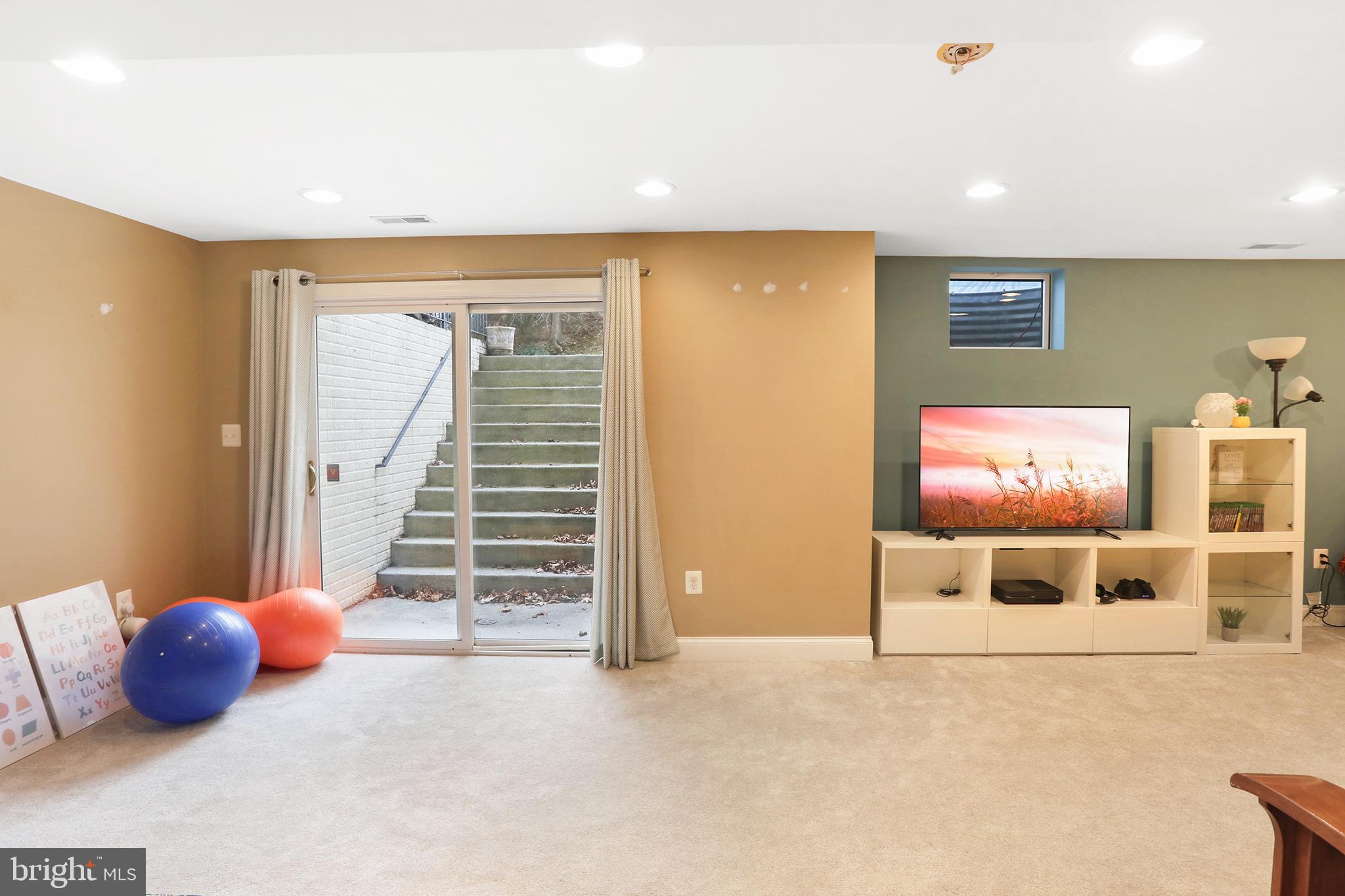 GREENWOOD COMMONS - Residential