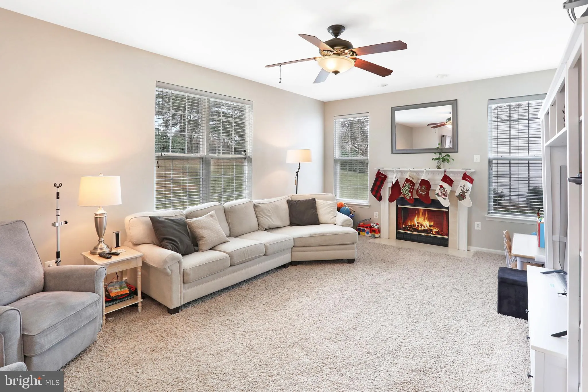 Round Hill, Virginia 20141, United States, 4 Bedrooms Bedrooms, ,3 BathroomsBathrooms,Residential,Active,251674