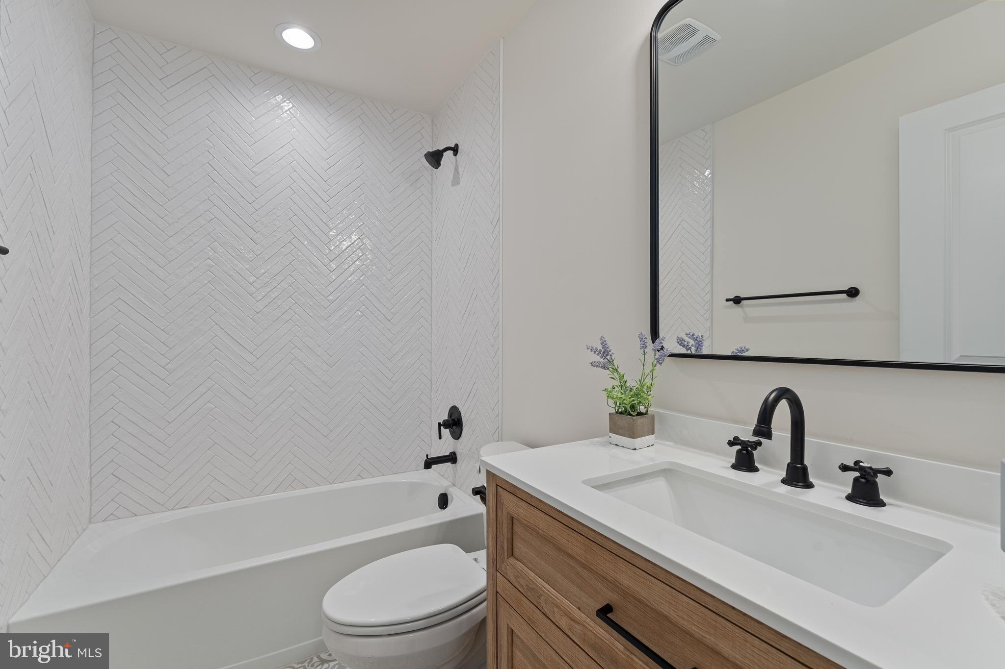 SHERWOOD FOREST - Residential