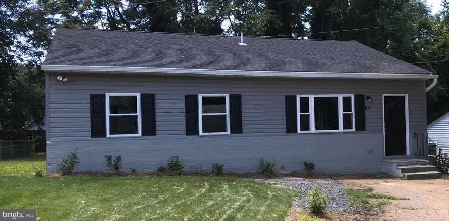 Beautifully updated rancher in Annapolis.  New HVAC, Windows, Hardwood Floors and all New Appliances.  ABSOLUTELY TURNKEY! Huge Master Bedroom with ample closet space.  All the benefits of a Single-Family Home at a townhouse price tag.  Walk to Navy Football Games and minutes to Downtown Annapolis.