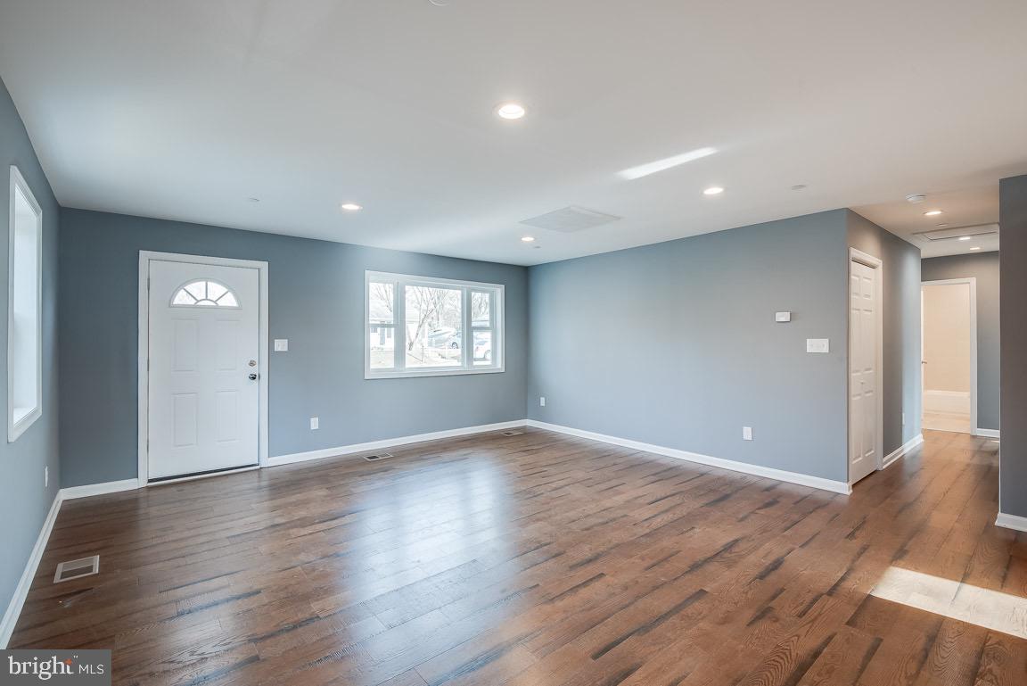 PAROLE HEIGHTS - Residential