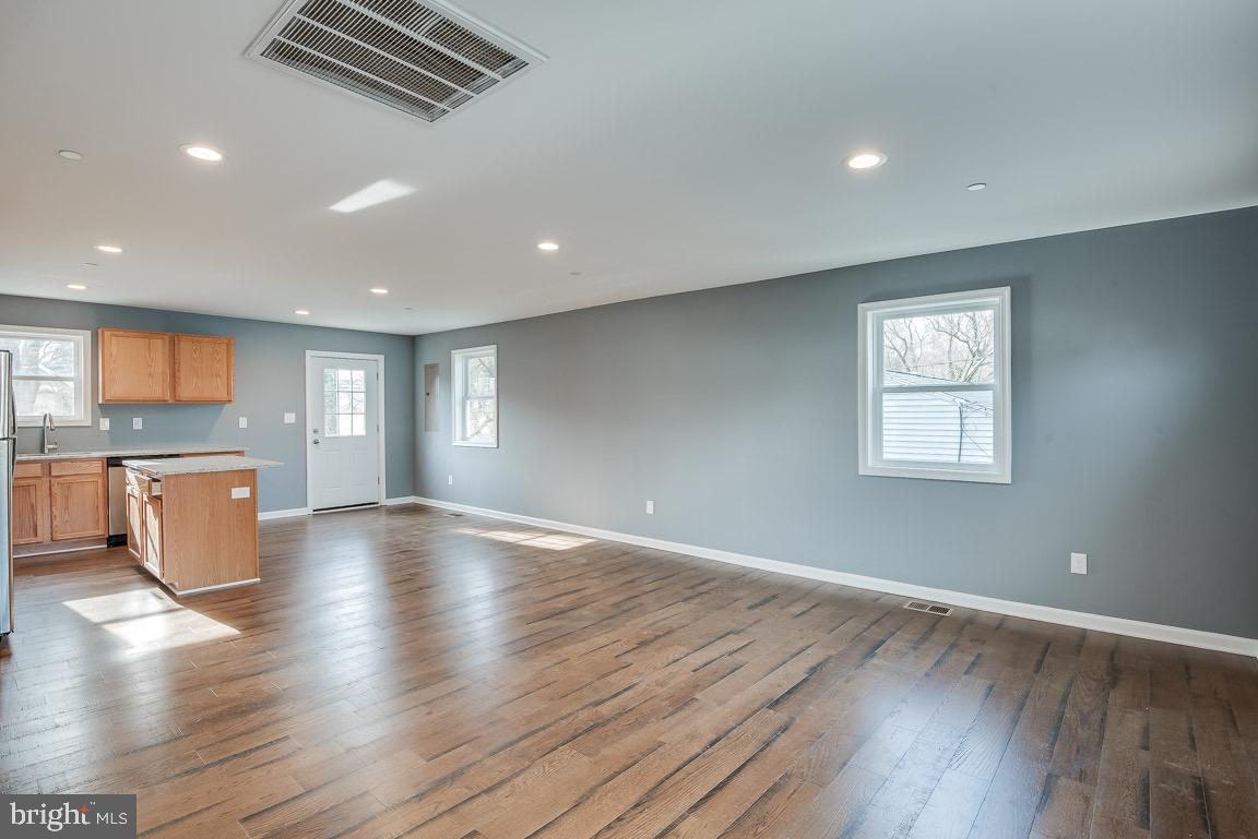 PAROLE HEIGHTS - Residential