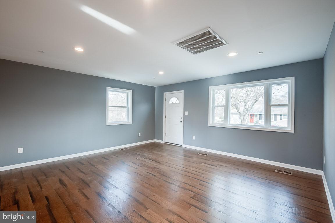 PAROLE HEIGHTS - Residential