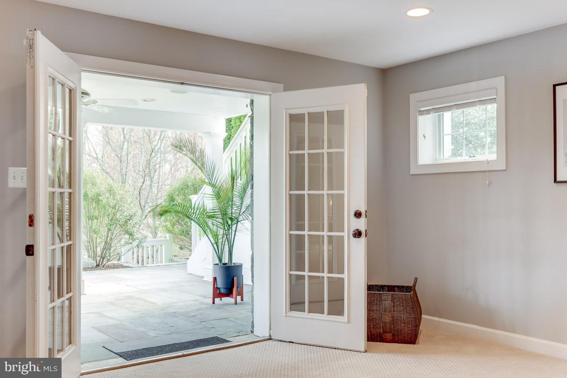 AYRLAWN - Residential