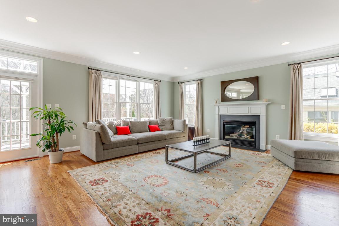 AYRLAWN - Residential