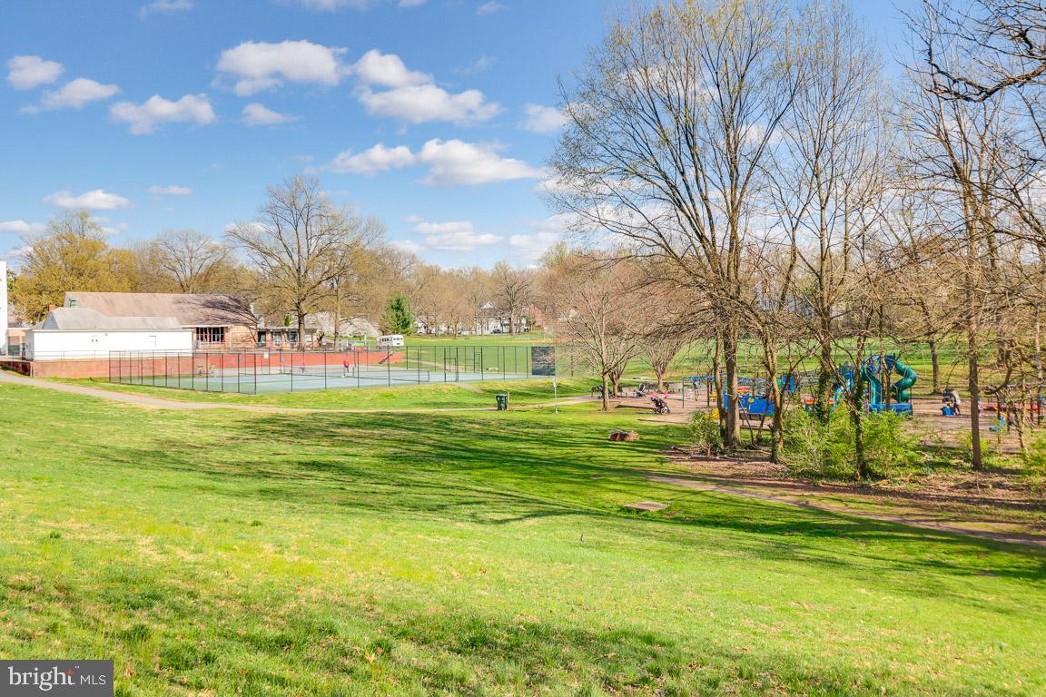 AYRLAWN - Residential