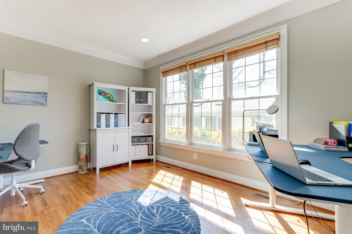 AYRLAWN - Residential