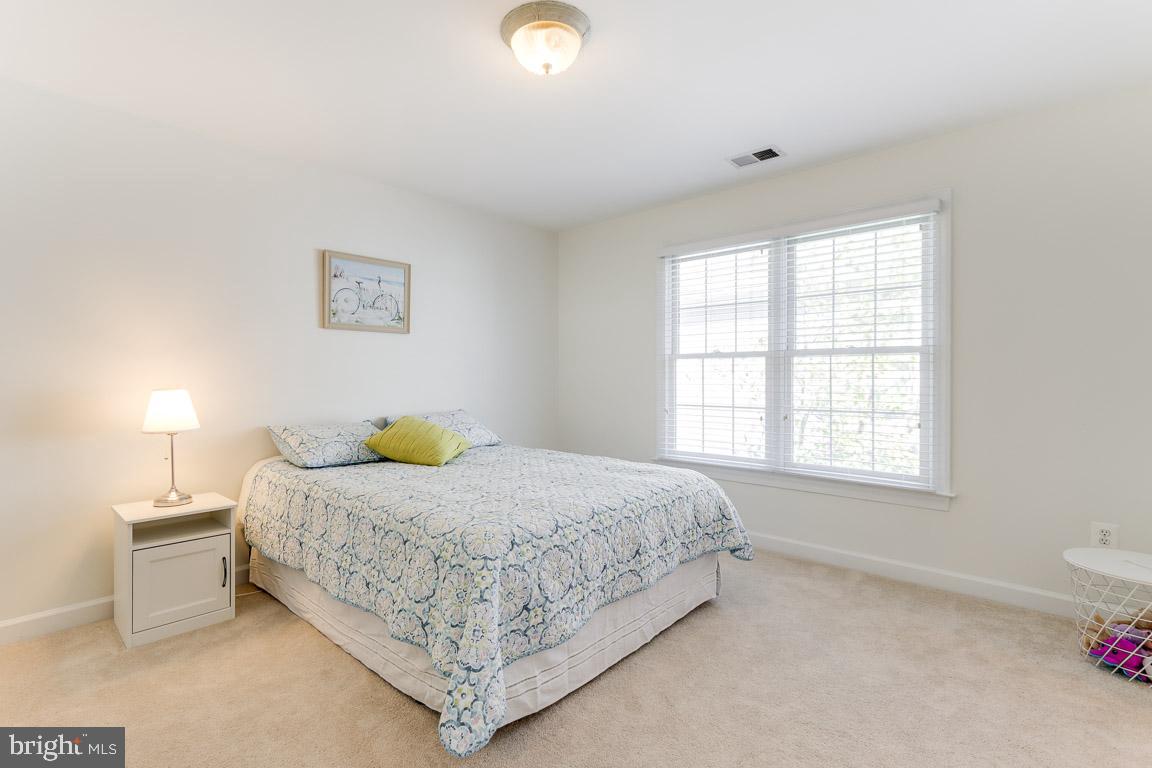 AYRLAWN - Residential