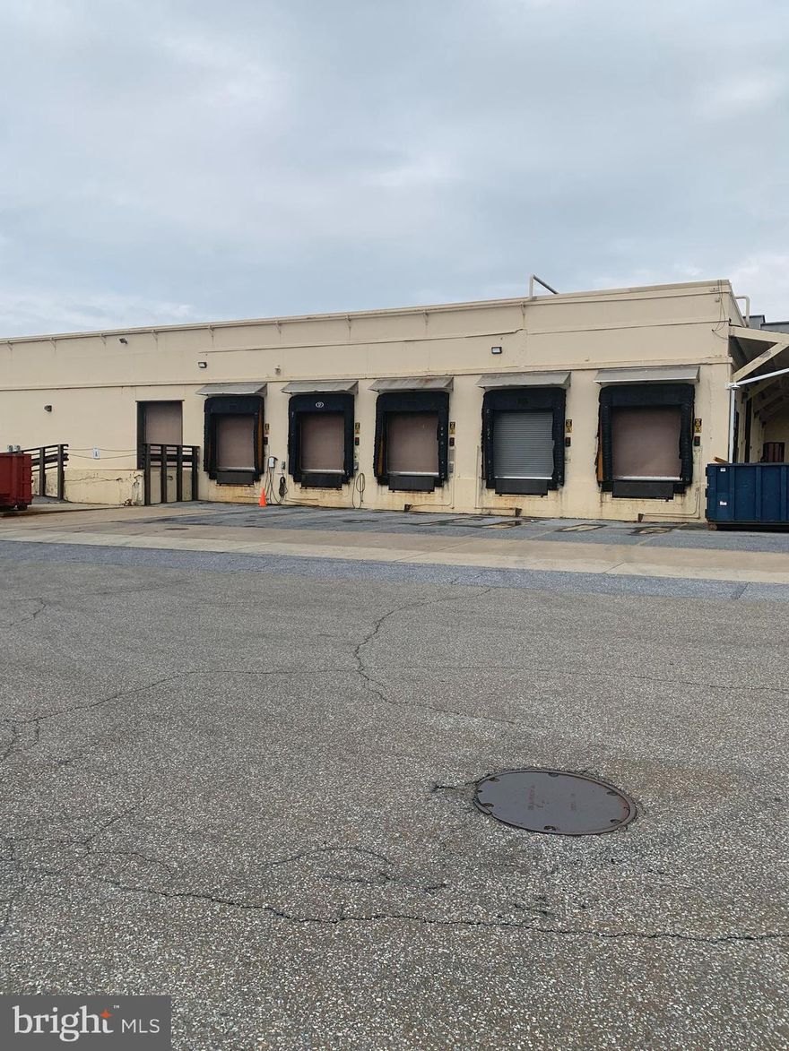 This Flex/Industrial space is conveniently located in the largest building in Burle Business Park. It’s adjacent to the shared loading dock and grade-level doors while also being near the cafeteria area and the main pedestrian entrance. It has sprinklers, central air conditioning, a newly renovated private breakroom, and 24-hour security systems.