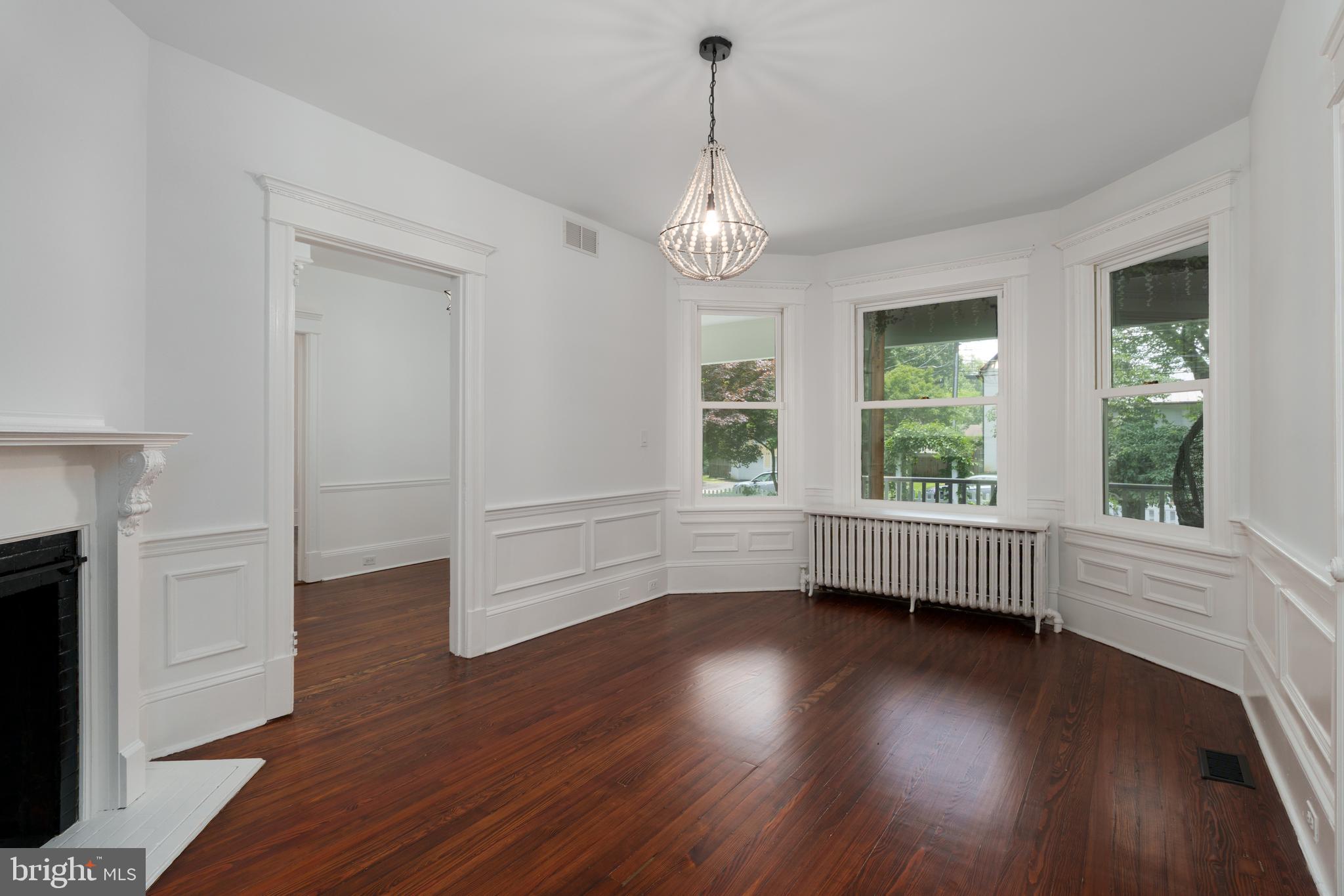 8 HAMILTON AVENUE