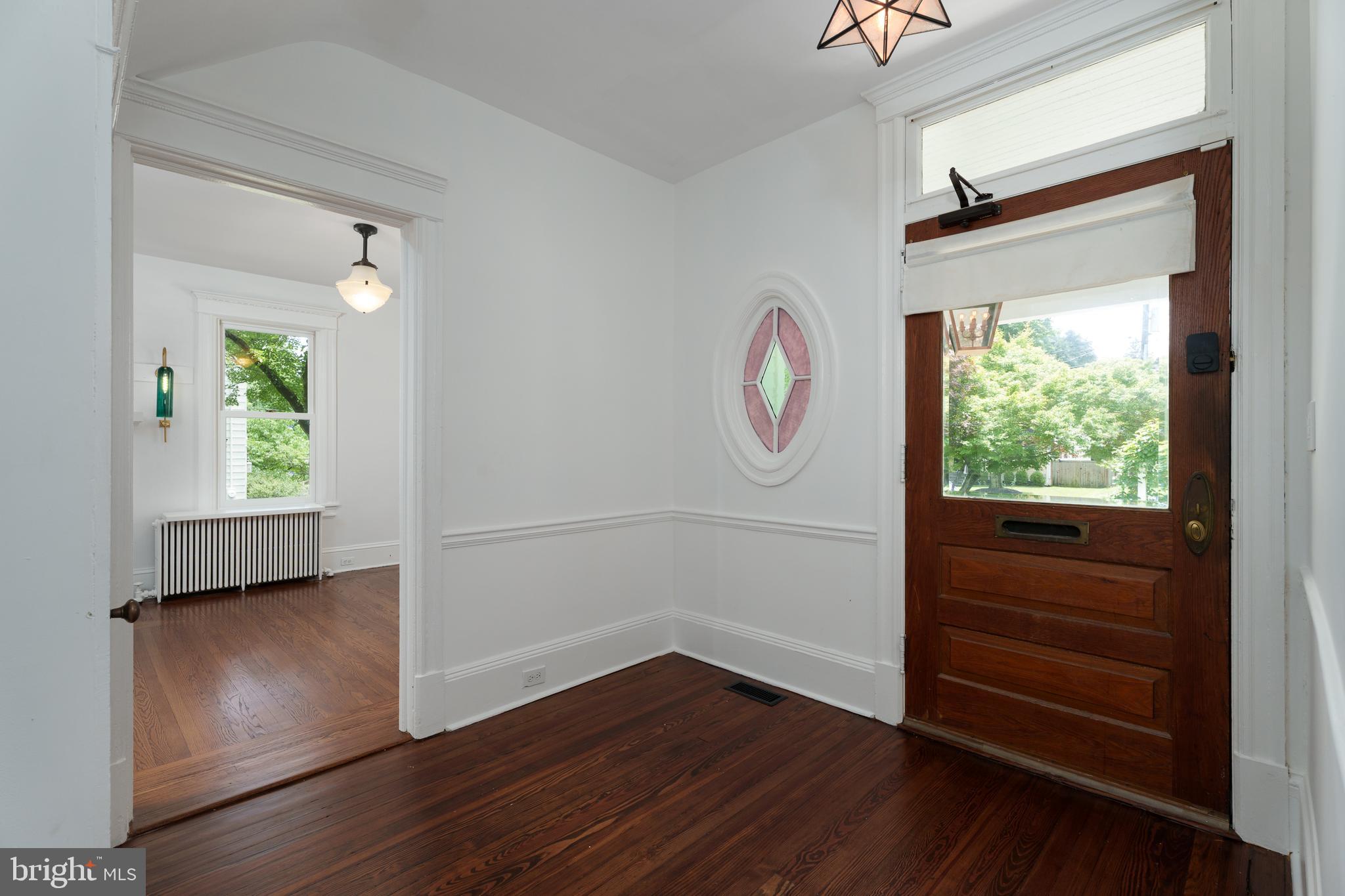 8 HAMILTON AVENUE