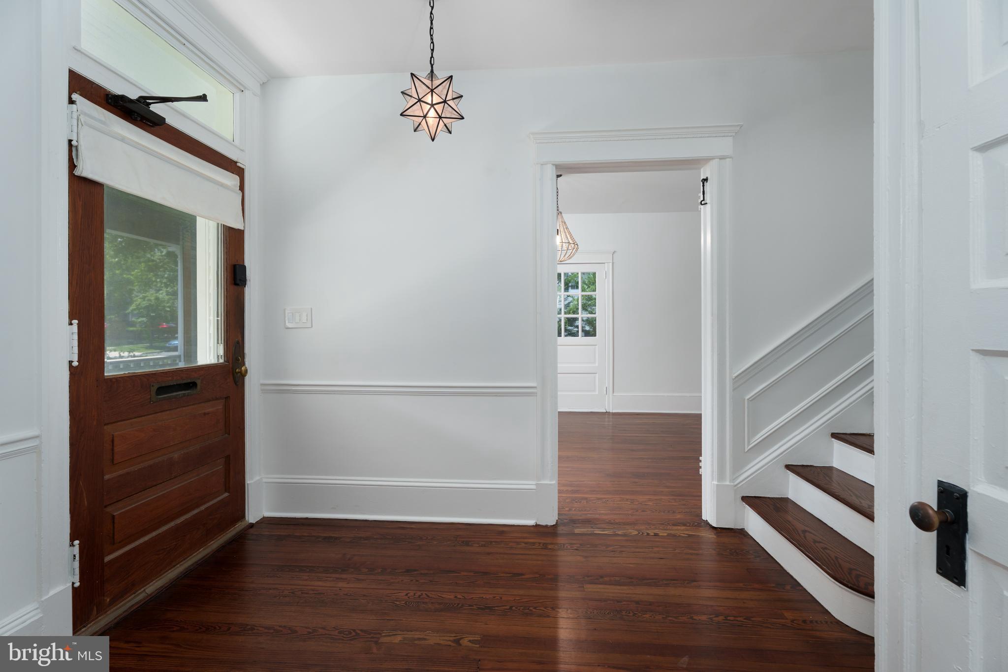 8 HAMILTON AVENUE