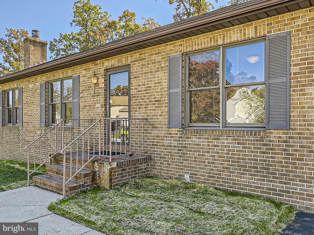 PERRING WOODS COURT - Residential