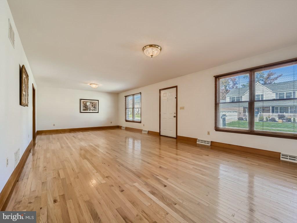 PERRING WOODS COURT - Residential