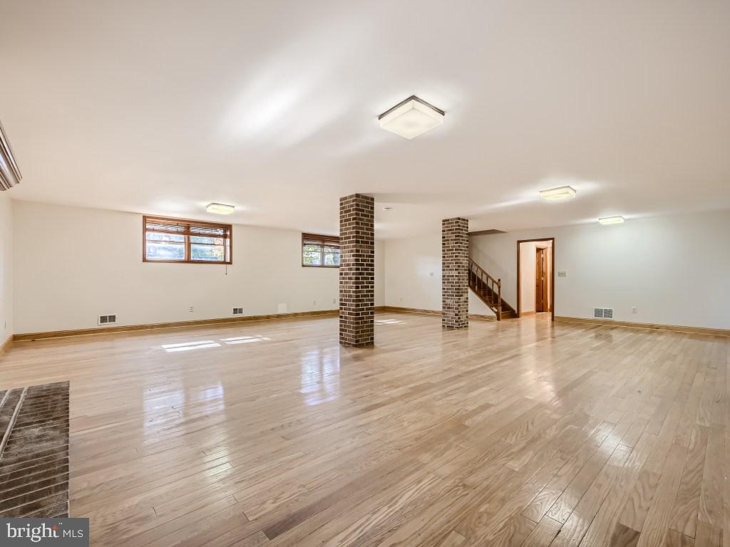 PERRING WOODS COURT - Residential