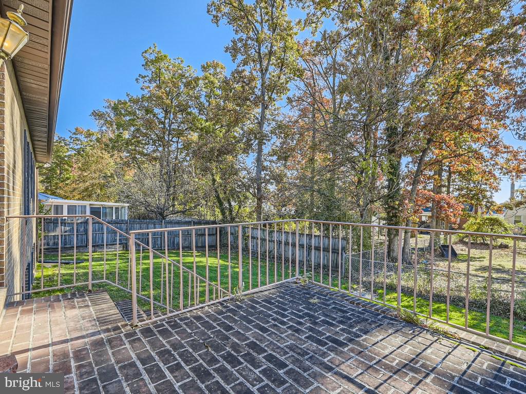 PERRING WOODS COURT - Residential