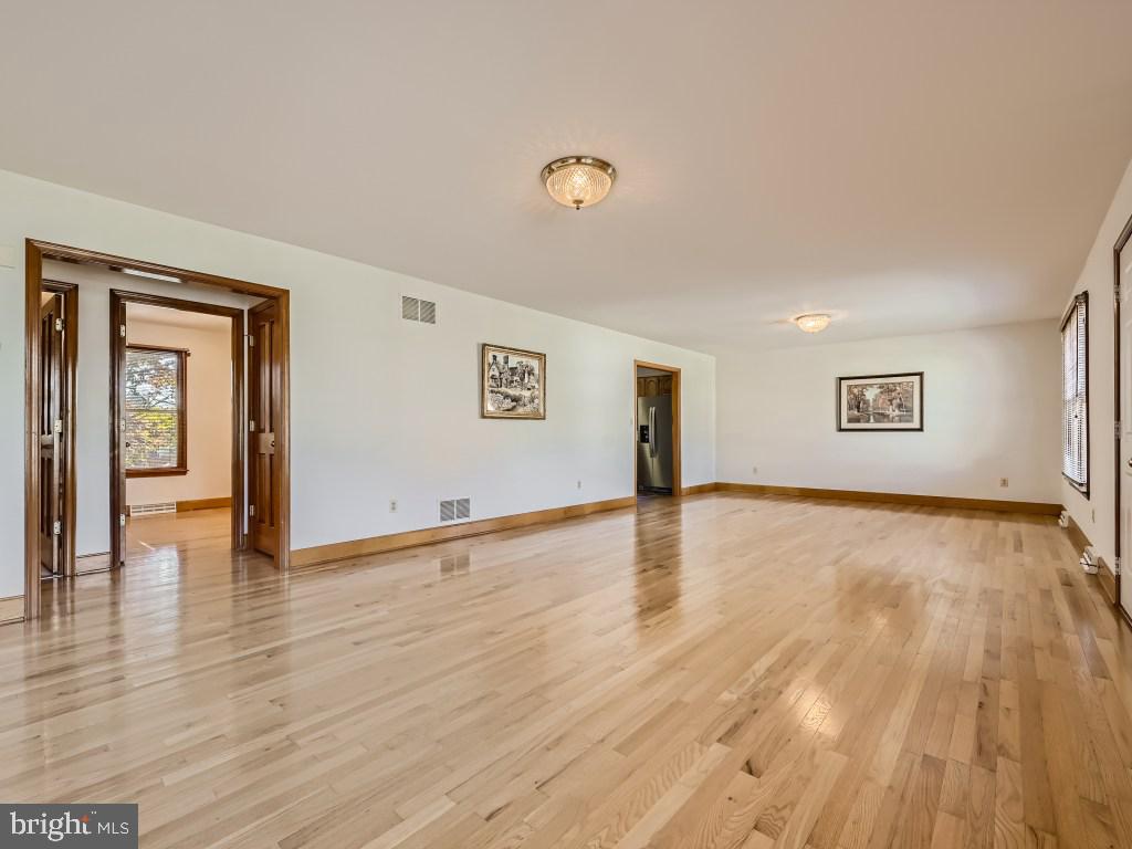 PERRING WOODS COURT - Residential