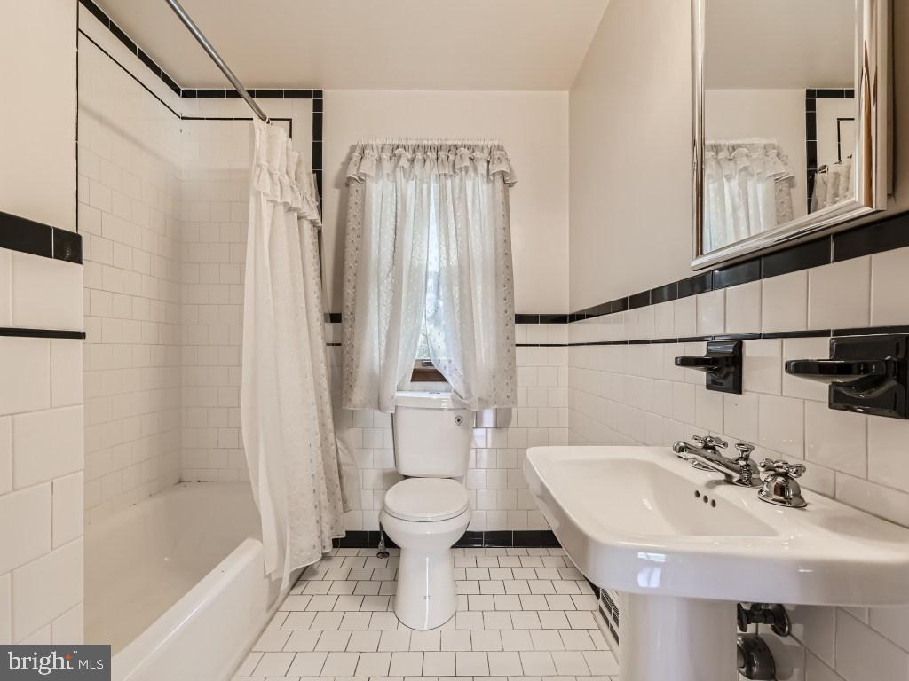 PERRING WOODS COURT - Residential