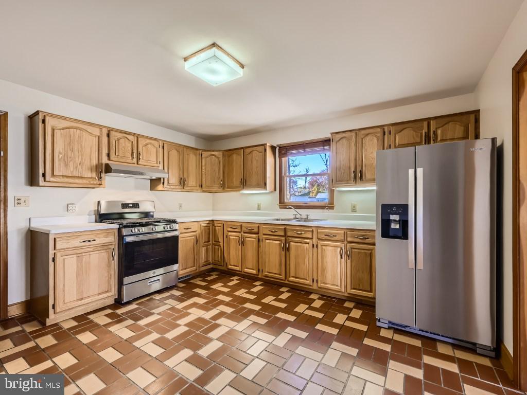 PERRING WOODS COURT - Residential